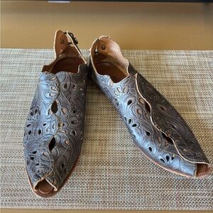 Elegant Women's Gray Handmade Cutout Loafers Sz 6 1/2